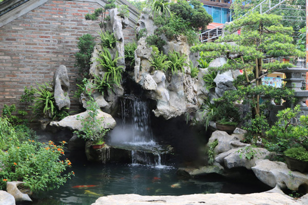 Thiết kế và thi công hòn non bộ